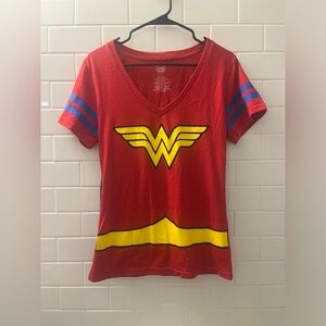 DC Comics Wonder Woman top with cape Size: Large (B)